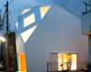 房产信息：Tekuto工作室以尖锐的天窗图案打造棱角分明的房子